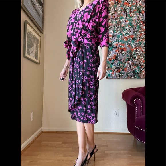 Diane Von Furstenberg Dresses & Skirts - Vintage Diane Von Furstenberg Midi Dress